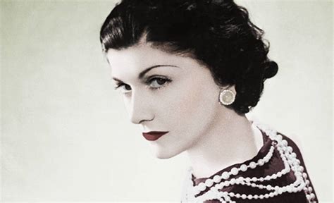 coco chanel biografia breve|coco chanel death.